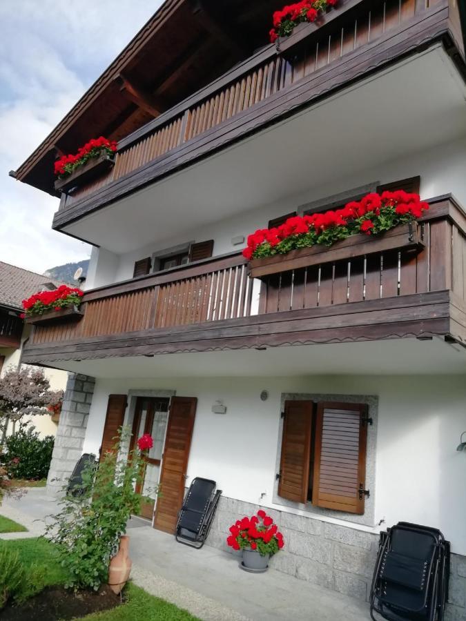 Appartamento Con Giardino Carisolo Exterior foto